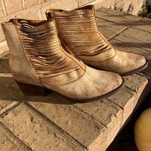 Sbicca Vintage Collection Jeronimo zip booties Size-8